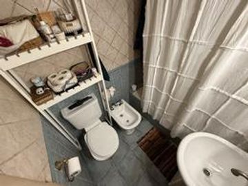 APTO CREDITO ACEPTA PERMUTA CASA 5 AMBIENTES CON COCHERA Y PARRILLA EN BALLESTER