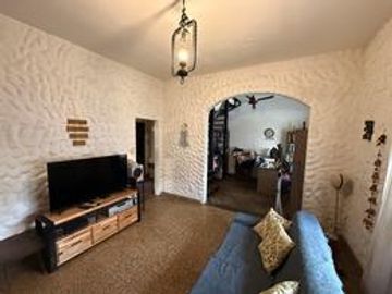 APTO CREDITO ACEPTA PERMUTA CASA 5 AMBIENTES CON COCHERA Y PARRILLA EN BALLESTER