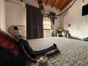 APTO CREDITO ACEPTA PERMUTA CASA 5 AMBIENTES CON COCHERA Y PARRILLA EN BALLESTER