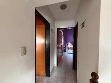 APTO CREDITO ACEPTA PERMUTA CASA 5 AMBIENTES CON COCHERA Y PARRILLA EN BALLESTER