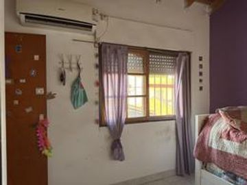 APTO CREDITO ACEPTA PERMUTA CASA 5 AMBIENTES CON COCHERA Y PARRILLA EN BALLESTER