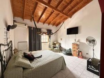 APTO CREDITO ACEPTA PERMUTA CASA 5 AMBIENTES CON COCHERA Y PARRILLA EN BALLESTER