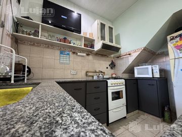 Venta PH en Liniers tipo casa 4 ambs con garaje