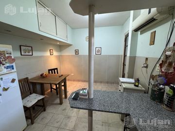 Venta PH en Liniers tipo casa 4 ambs con garaje