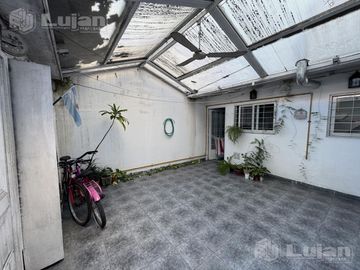 Venta PH en Liniers tipo casa 4 ambs con garaje
