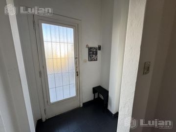 Venta PH en Liniers tipo casa 4 ambs con garaje