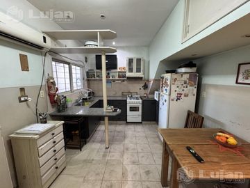 Venta PH en Liniers tipo casa 4 ambs con garaje