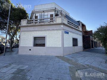 Venta PH en Liniers tipo casa 4 ambs con garaje