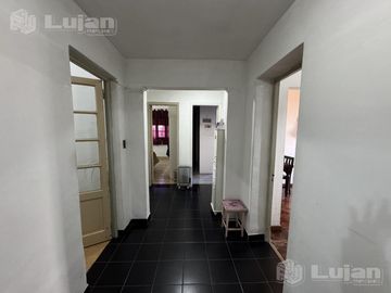 Venta PH en Liniers tipo casa 4 ambs con garaje