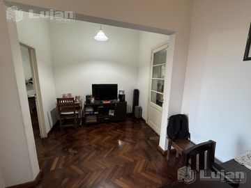 Venta PH en Liniers tipo casa 4 ambs con garaje