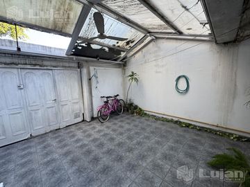 Venta PH en Liniers tipo casa 4 ambs con garaje