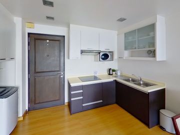 1 Bedroom Condo for rent at The Alcove 49