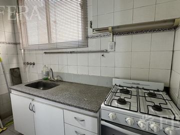 Venta de departamento de 3 ambientes en Flores