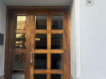 Venta de departamento de 3 ambientes en Flores