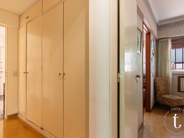 Cuatro Ambientes con Balcón y Terraza. Cochera Fija   Baulera