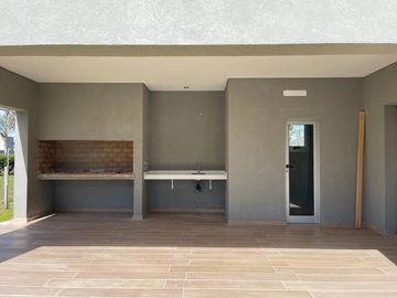 Casa a estrenar en Fincas de Hudson Estilo moderno, parque y pileta