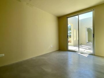 CASA EN NAUDIR EN VENTA - 5 AMBIENTES