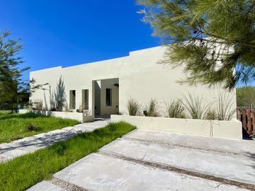 CASA EN NAUDIR EN VENTA - 5 AMBIENTES