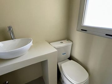 CASA EN NAUDIR EN VENTA - 5 AMBIENTES