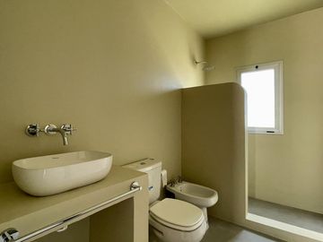 CASA EN NAUDIR EN VENTA - 5 AMBIENTES