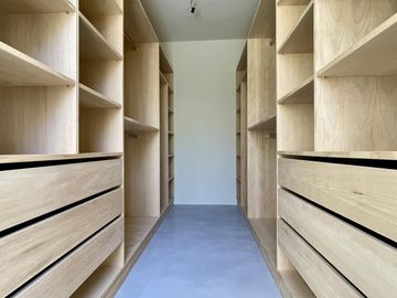 CASA EN NAUDIR EN VENTA - 5 AMBIENTES