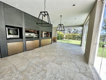 Casa de 7 Ambientes en Venta en La Reserva Cardales