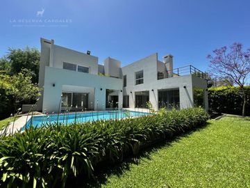 Casa de 7 Ambientes en Venta en La Reserva Cardales