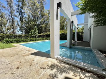 Casa de 7 Ambientes en Venta en La Reserva Cardales