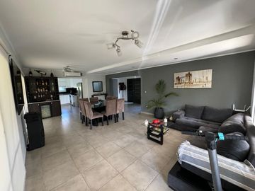 Casa en  Venta - 5 AMB en Haras Santa Maria - Acepta Permuta