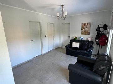 Casa en  Venta - 5 AMB en Haras Santa Maria - Acepta Permuta