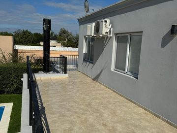 Casa en  Venta - 5 AMB en Haras Santa Maria - Acepta Permuta