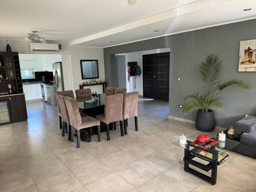 Casa en  Venta - 5 AMB en Haras Santa Maria - Acepta Permuta