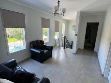 Casa en  Venta - 5 AMB en Haras Santa Maria - Acepta Permuta