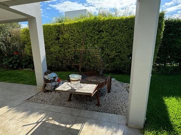 Casa en  Venta - 5 AMB en Haras Santa Maria - Acepta Permuta
