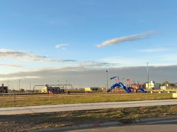 Cuestas de Manantiales 287m2 - Apto dúplex - 14 mts frente