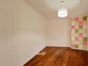 Venta, chalet 4 ambientes frente al golf, Sierra de los padres