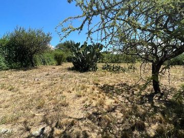 EN VENTA TERRENO PLANO EN SIQUIMAN CON INCREIBLE VISTA A 300MTS DEL LAGO SAN ROQUE REF: 1851