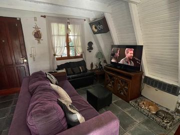 Casa mas dpto., mas local comercial en venta.