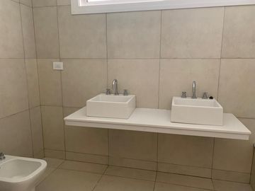 Departamento - Guillermo E Hudson