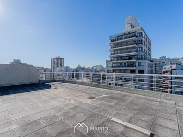 Espectacular 2 ambientes en piso alto con cochera y balcón en Villa Urquiza