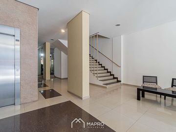 Espectacular 2 ambientes en piso alto con cochera y balcón en Villa Urquiza