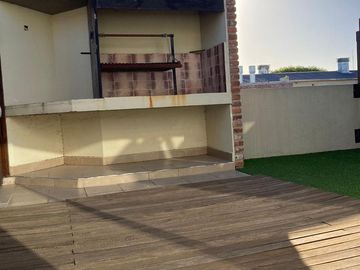 Venta Ph 2 ambientes con parrilla y cochera- Villa Urquiza