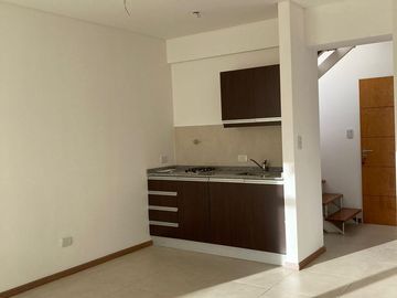 Venta Ph 2 ambientes con parrilla y cochera- Villa Urquiza