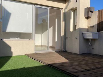 Venta Ph 2 ambientes con parrilla y cochera- Villa Urquiza