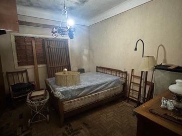 Venta Casa a refaccionar doble lote V Ballester