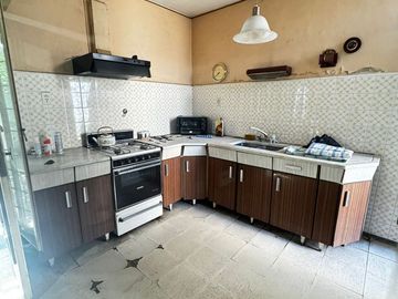 Venta Casa a refaccionar doble lote V Ballester