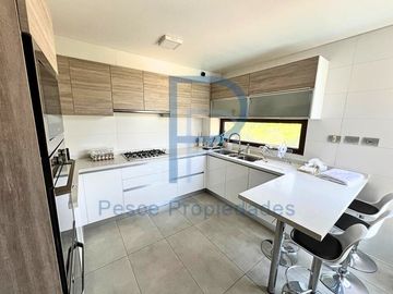 DUPLEX AMOBLADO CERCA DEL PORTAL LA DEHESA Y COSTANERA