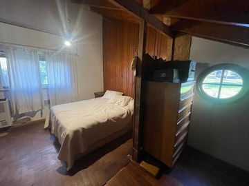 VENTA CHALET 3 AMBIENTES EN SIERRA DE LOS PADRES CON PARQUE Y PISCINA - GAS NATURAL