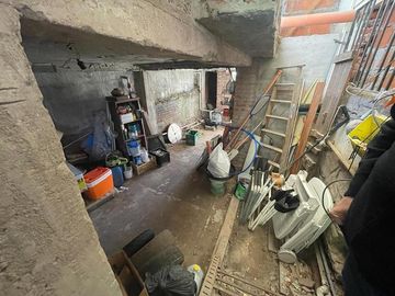 VENTA CHALET 3 AMBIENTES EN SIERRA DE LOS PADRES CON PARQUE Y PISCINA - GAS NATURAL