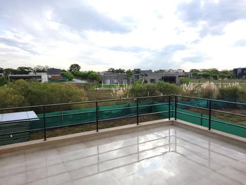 Santa Elena - excelente casa a estrenar en lote con vista a espacio verde